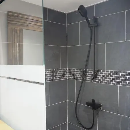 Renove Avec Piscine Et Terrasse *