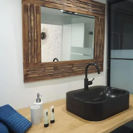 Renove Avec Piscine Et Terrasse *